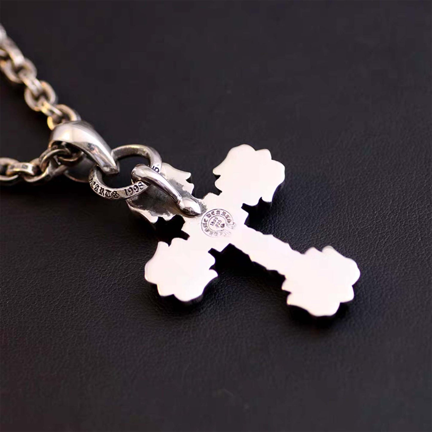 Halskettenanhänger im Chrome Hearts-Stil, mittlerer Gothic-Kreuz-Anhänger, Sterling-Silber-Punk-Statement-Charm